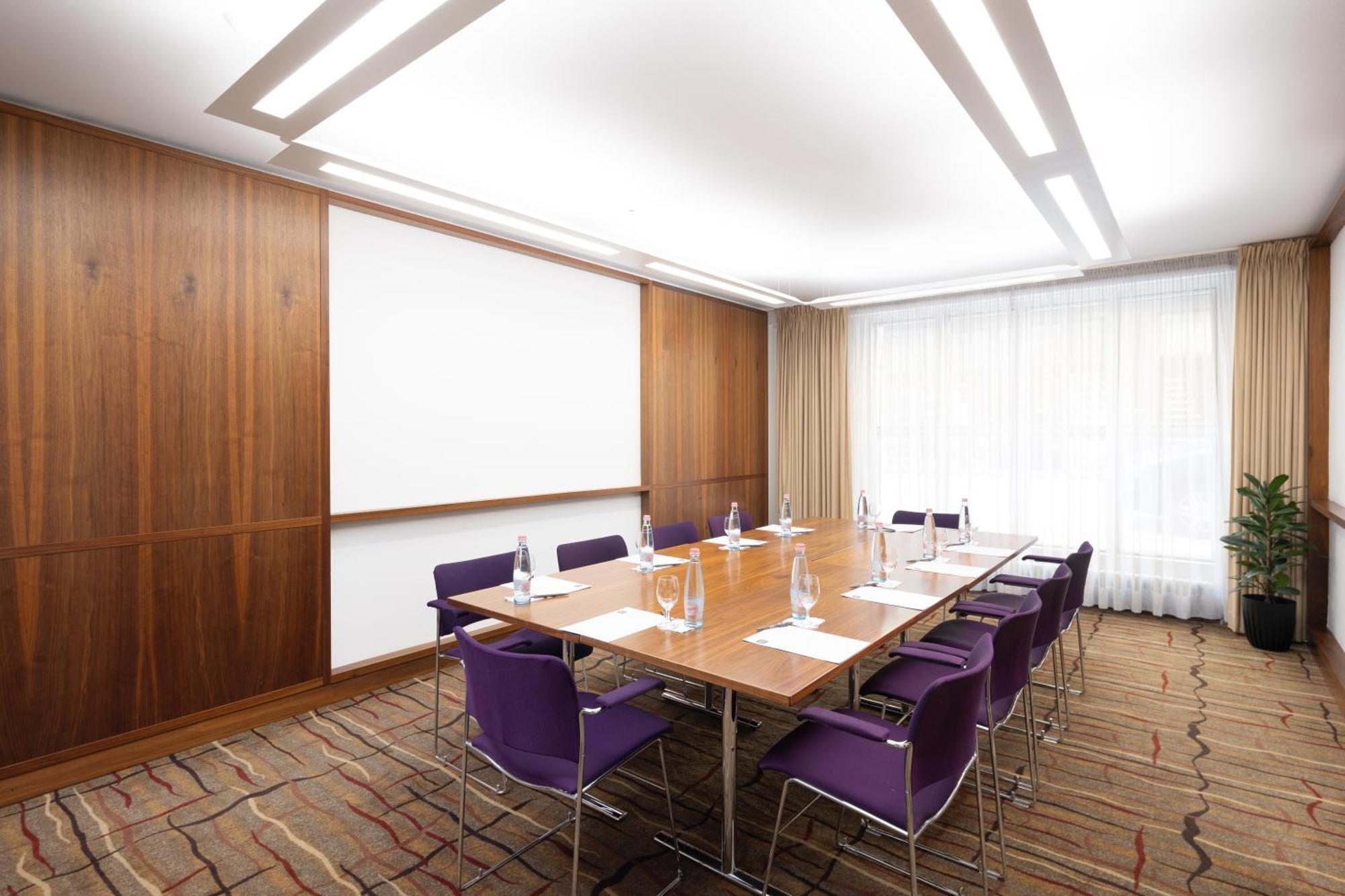 K+k Opera Hotel 4*